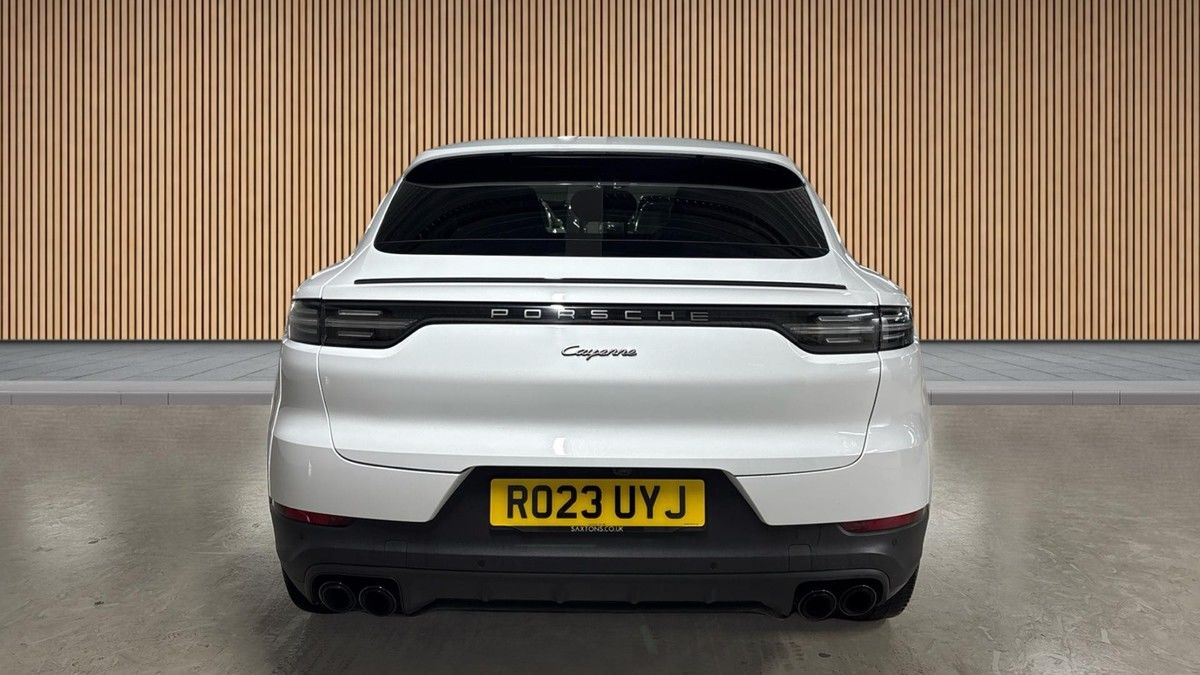 Porsche Cayenne Image 4