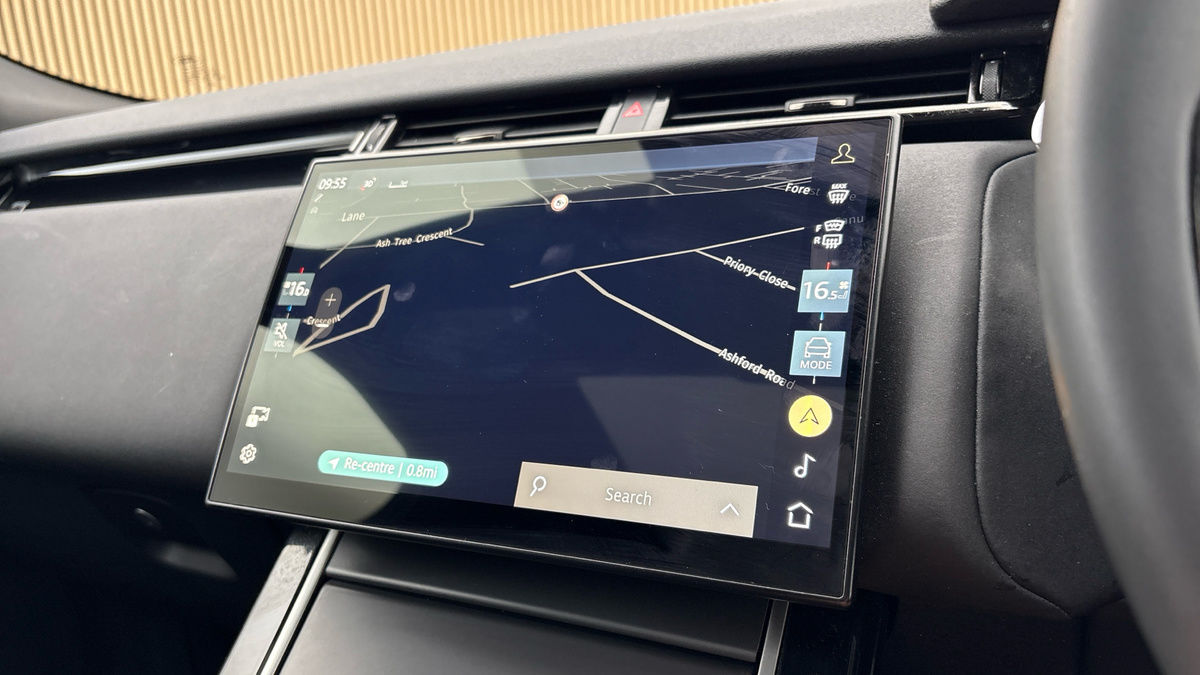 Land Rover Range Rover Velar Image 17
