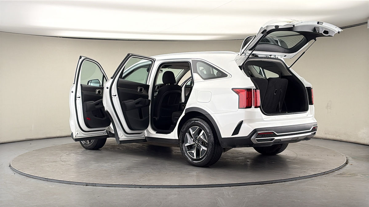 More views of Kia Sorento