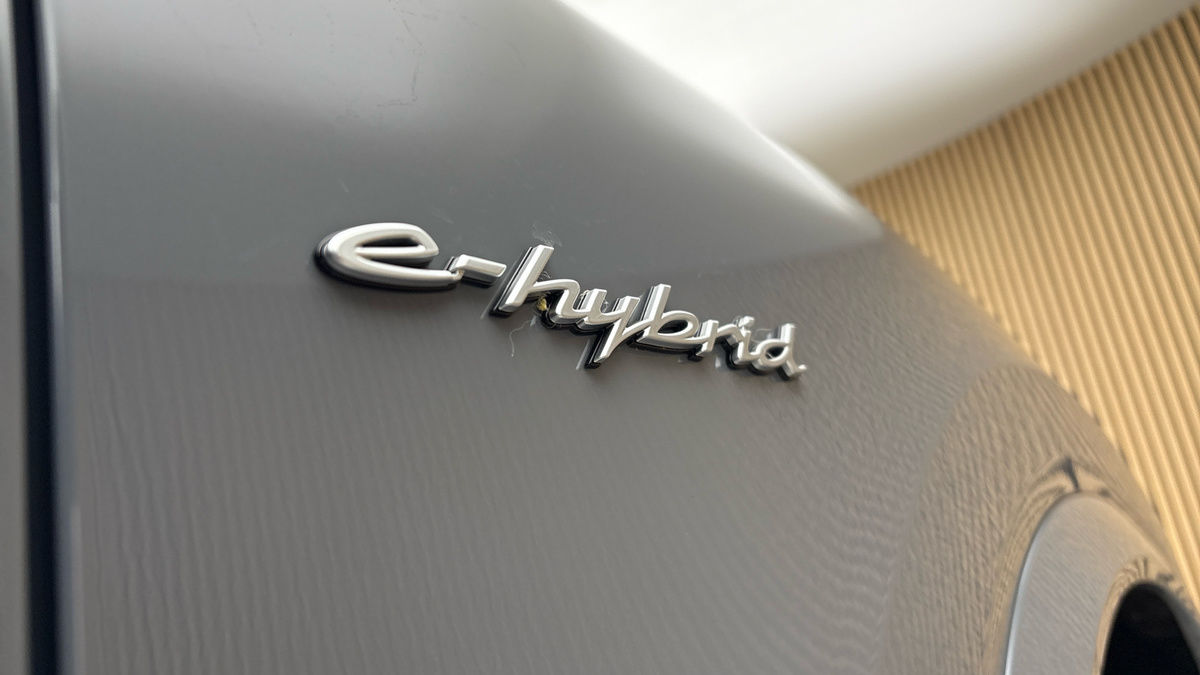 Porsche Cayenne Image 25