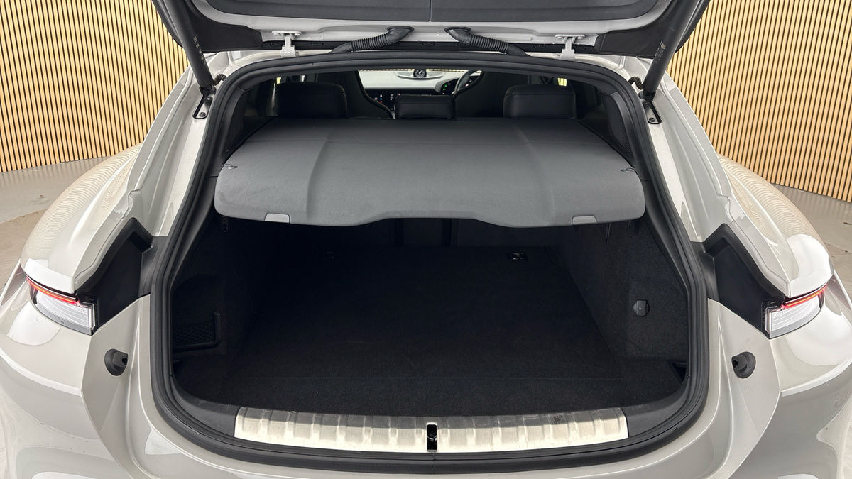 Porsche Taycan Image 11