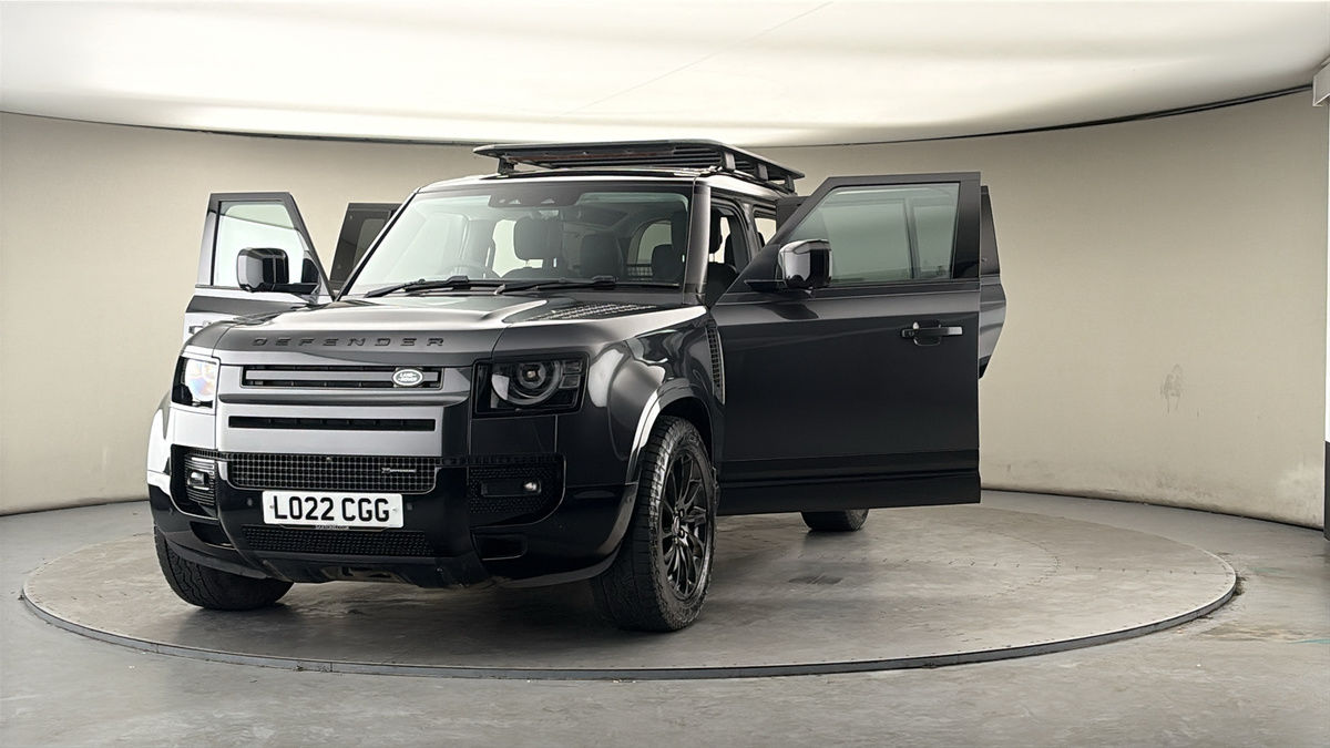 More views of Land Rover Defender 110