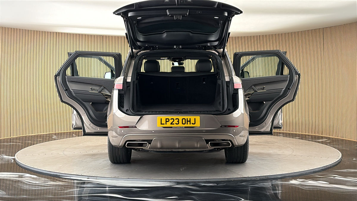 More views of Land Rover Range Rover Sport