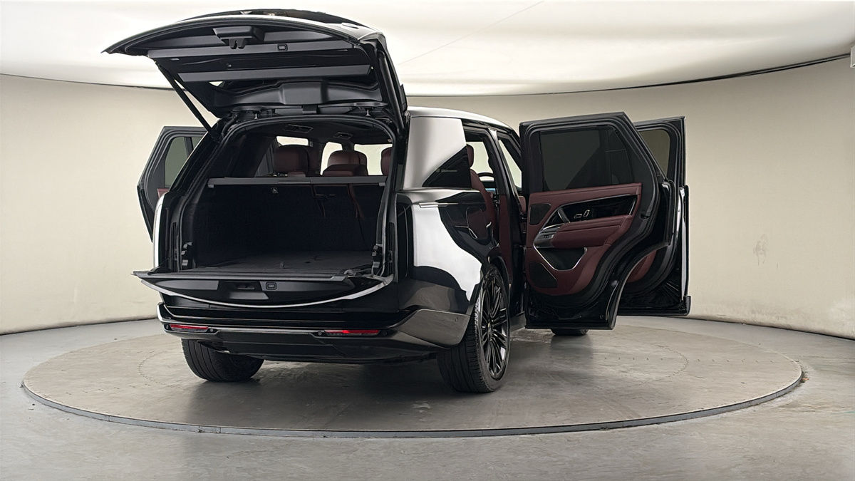 More views of Land Rover Range Rover