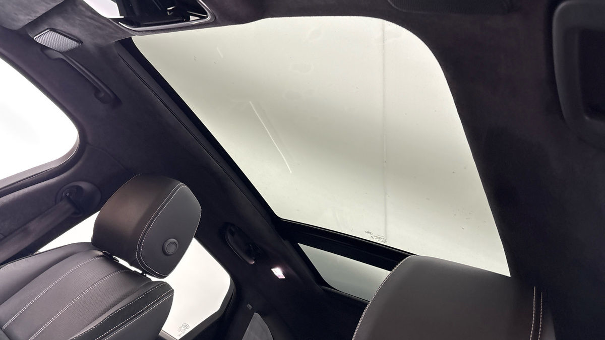 Land Rover Range Rover Velar Image 6