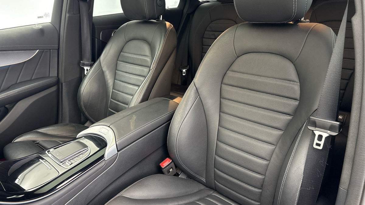 Mercedes-Benz EQC Image 8