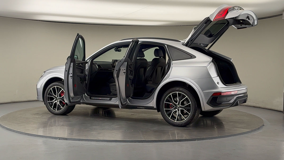 More views of Audi Q5
