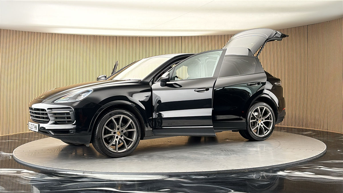More views of Porsche Cayenne