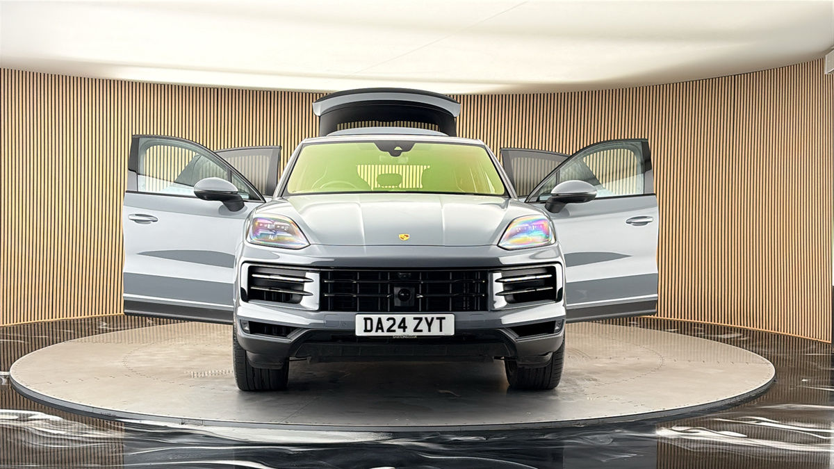 More views of Porsche Cayenne