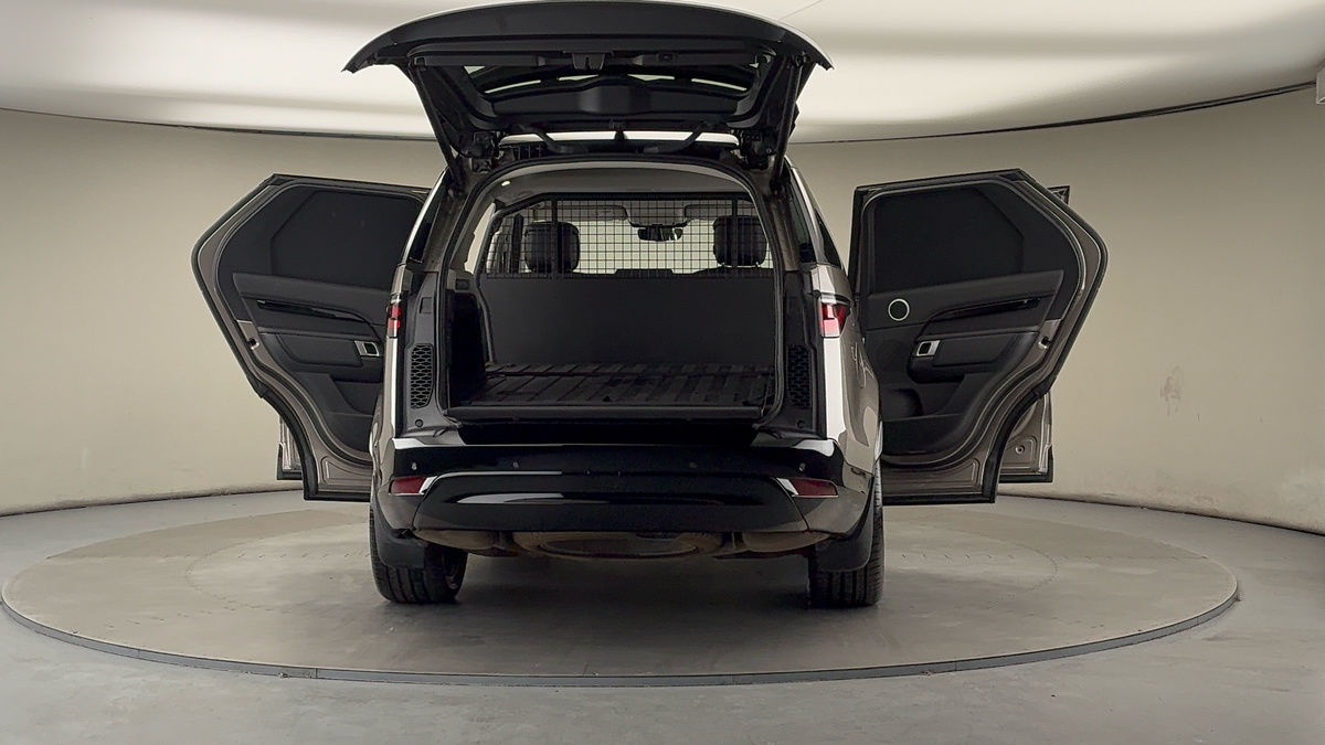 More views of Land Rover Discovery