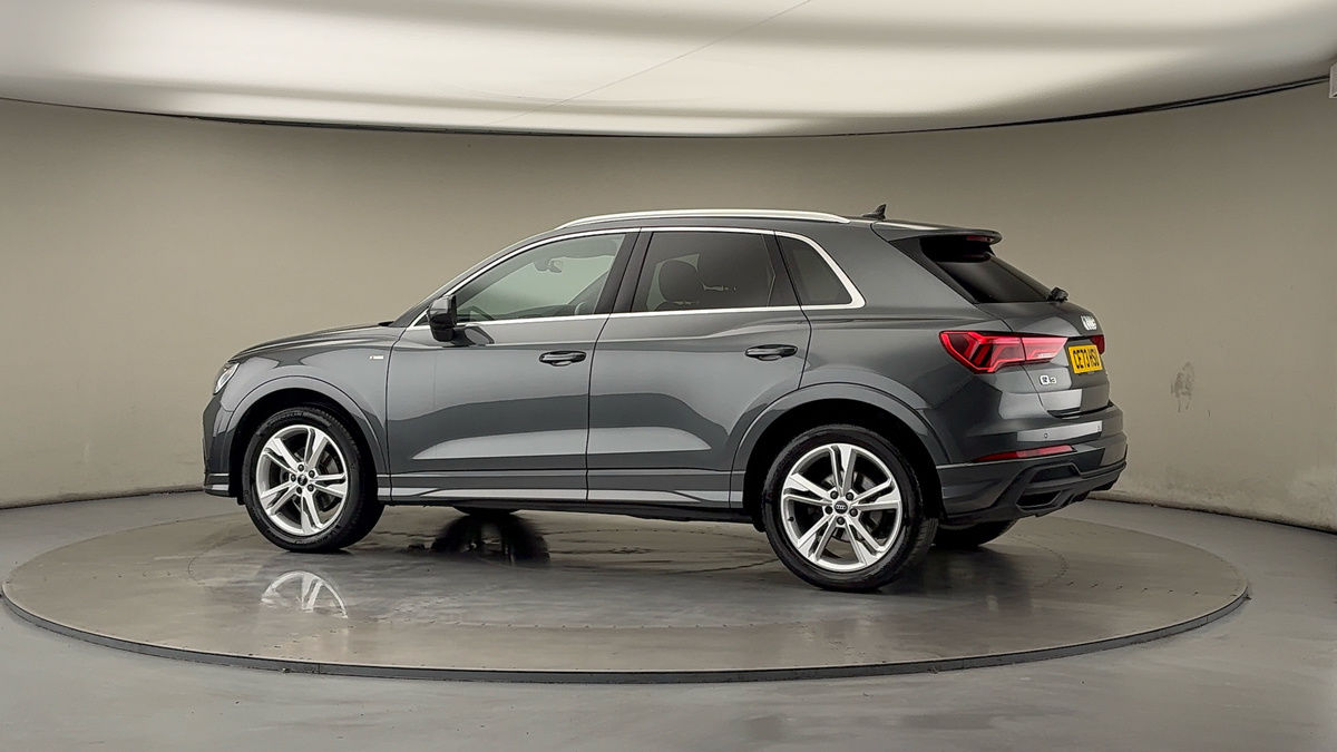 More views of Audi Q3