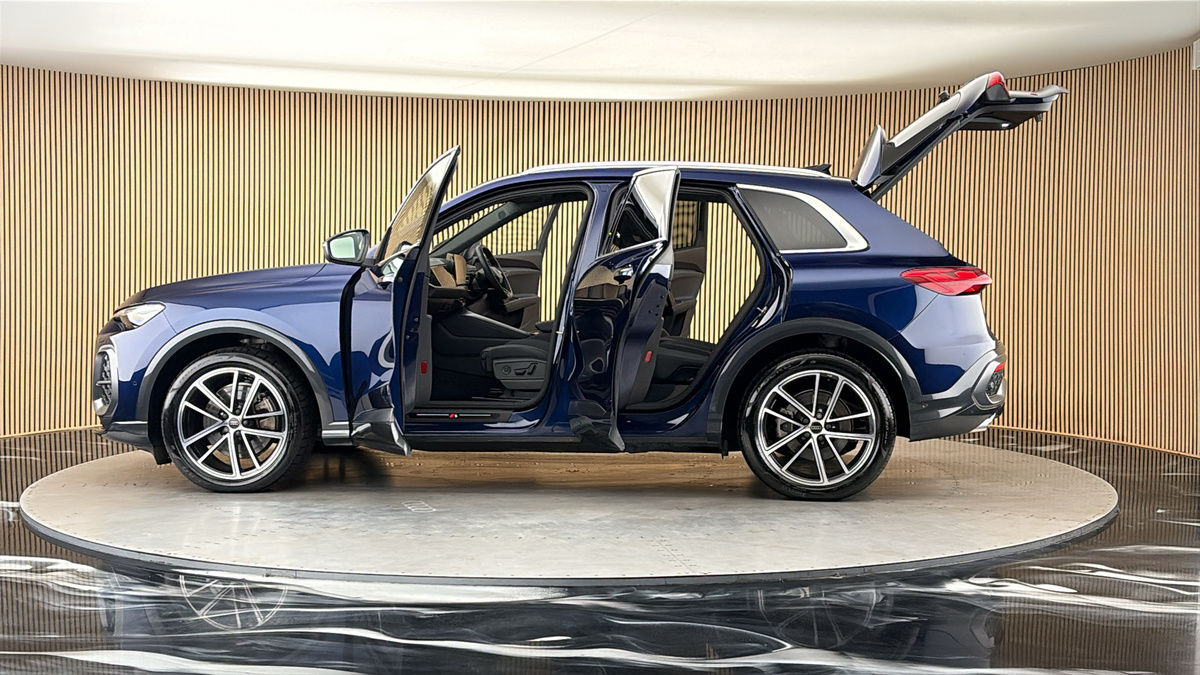 More views of Audi Q5