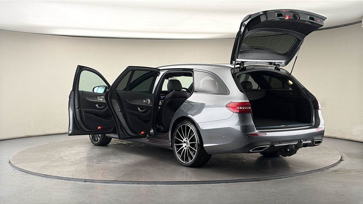 Mercedes-Benz E Class Image 23