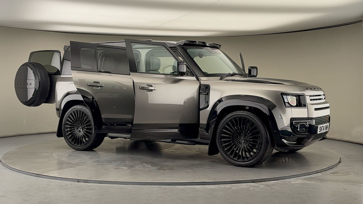 More views of Land Rover Defender 110