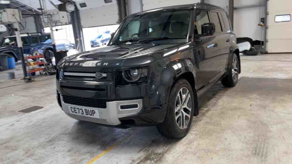 More views of Land Rover Defender 110