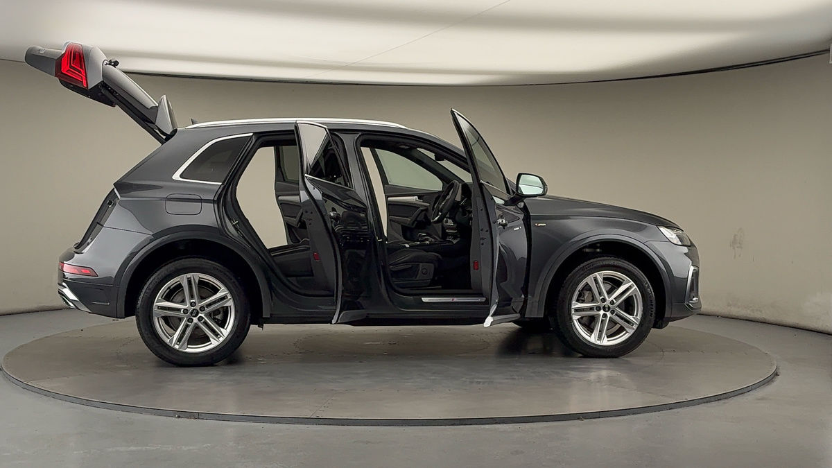 More views of Audi Q5