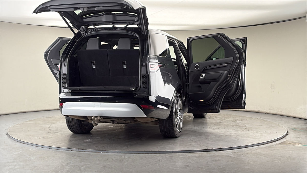 More views of Land Rover Discovery