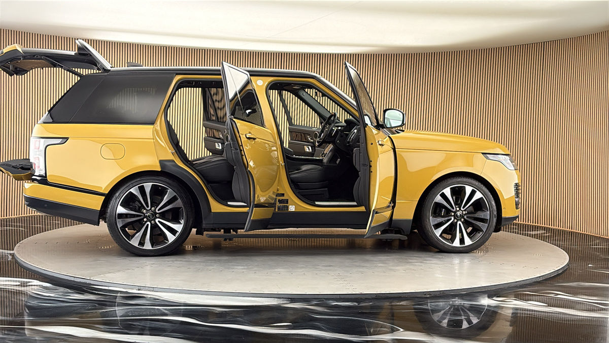 More views of Land Rover Range Rover