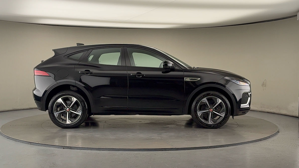 Jaguar E-PACE Image 16