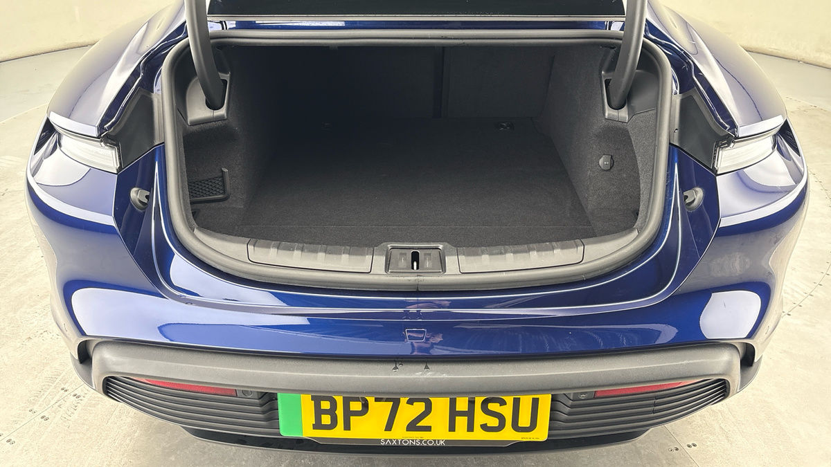 Porsche Taycan Image 12