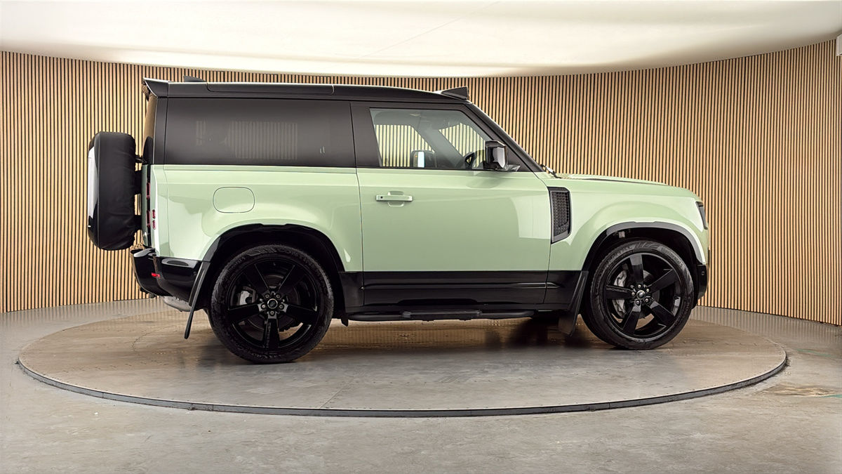 More views of Land Rover Defender 90