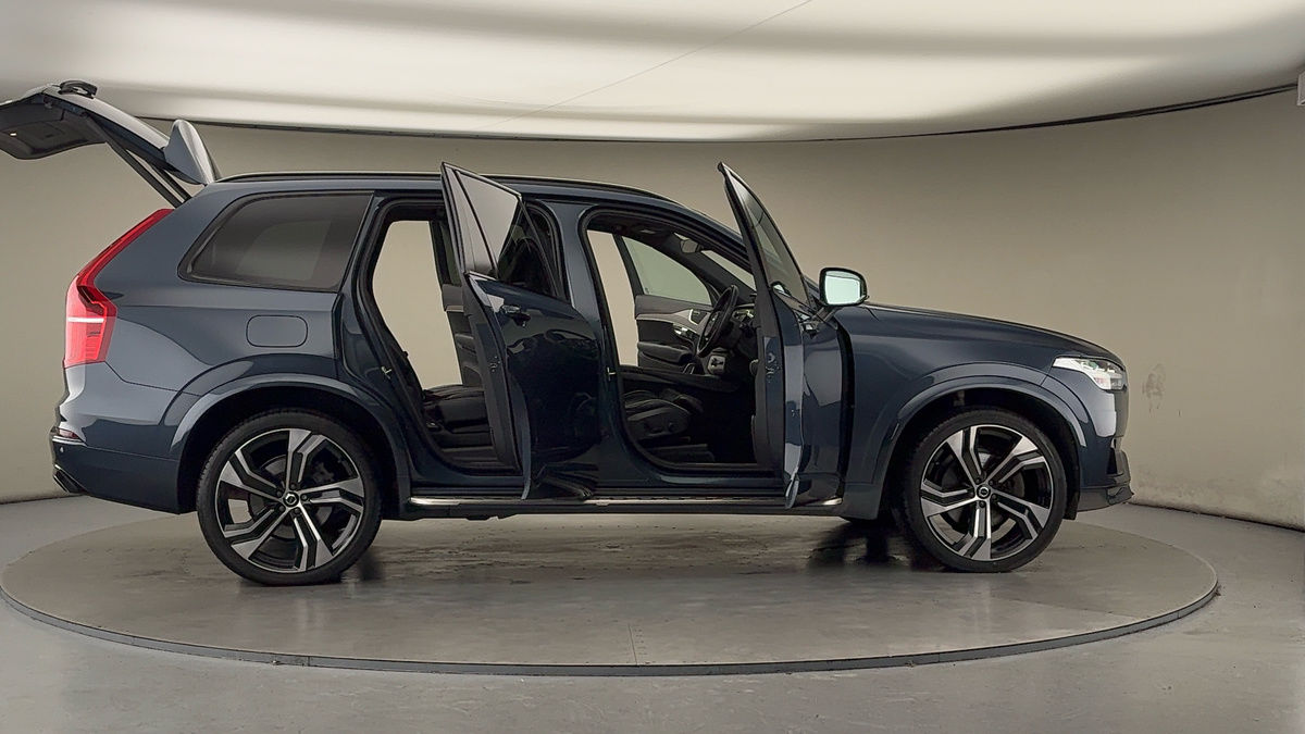 More views of Volvo XC90