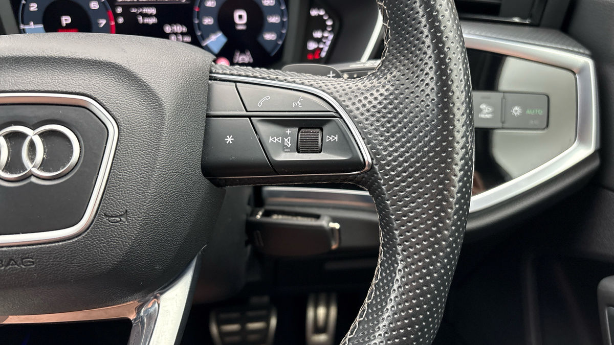 Audi Q3 Image 26