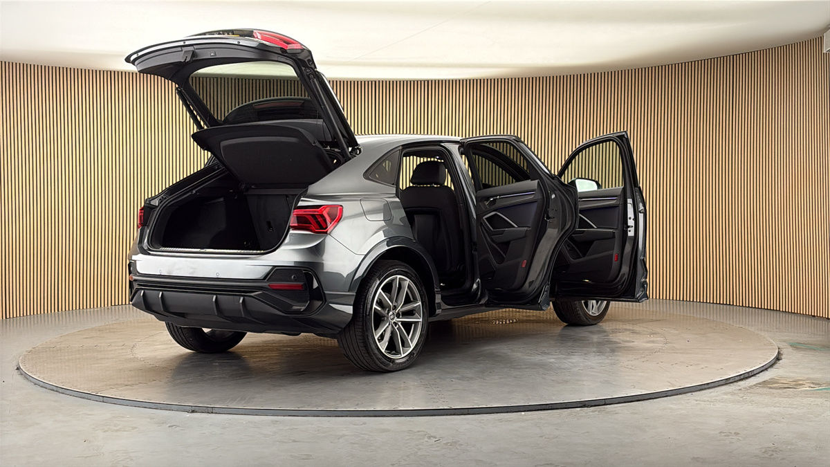 More views of Audi Q3