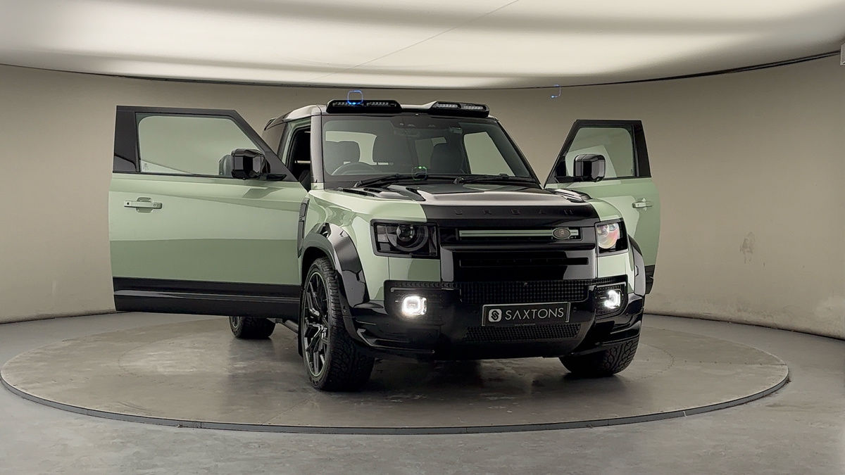 More views of Land Rover Defender 90