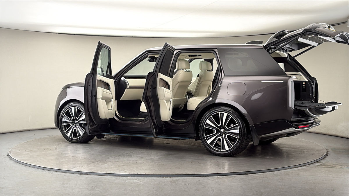 More views of Land Rover Range Rover