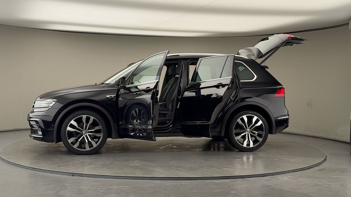 More views of Volkswagen Tiguan