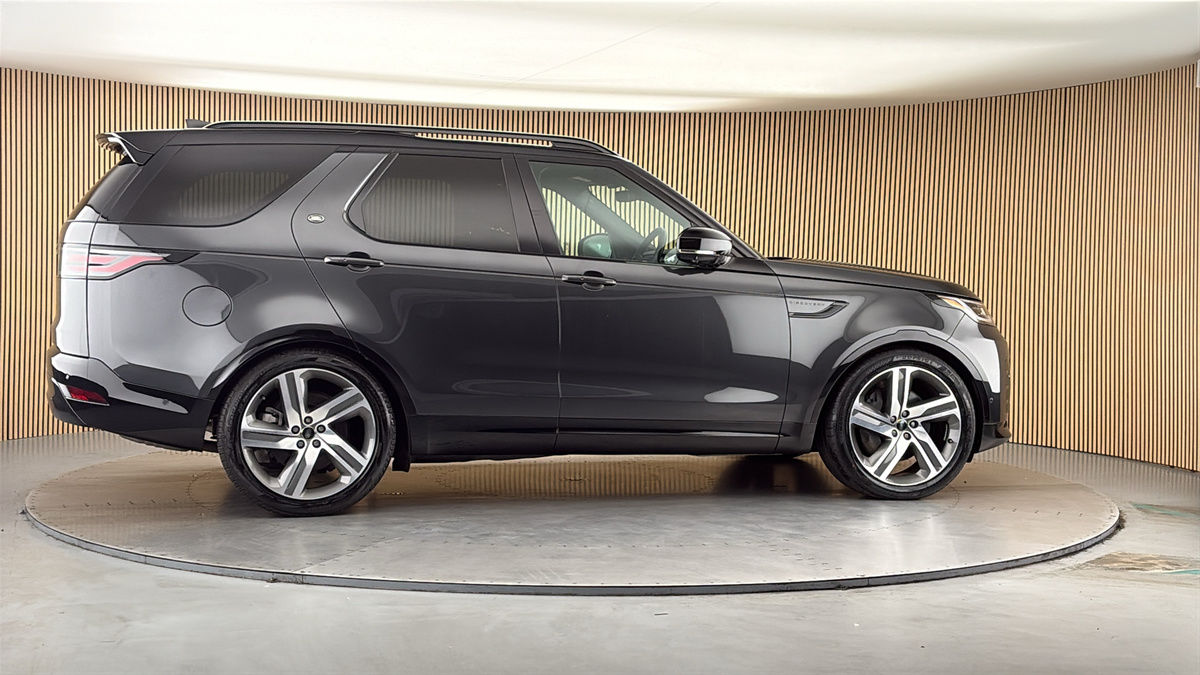 More views of Land Rover Discovery