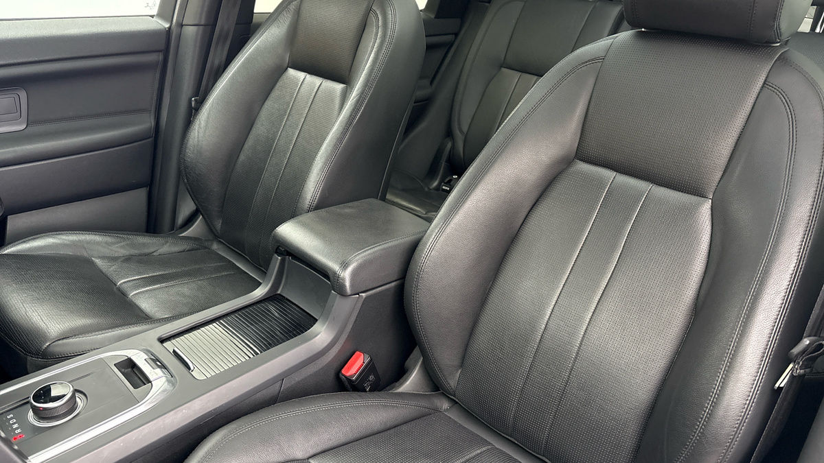 Land Rover Discovery Sport Image 7