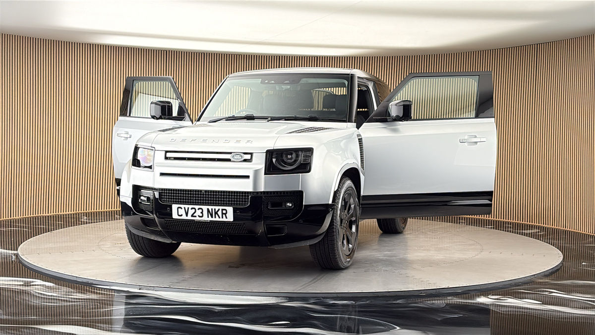 More views of Land Rover Defender 90