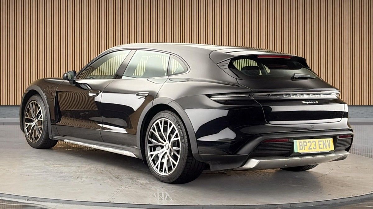 Porsche Taycan Image 2
