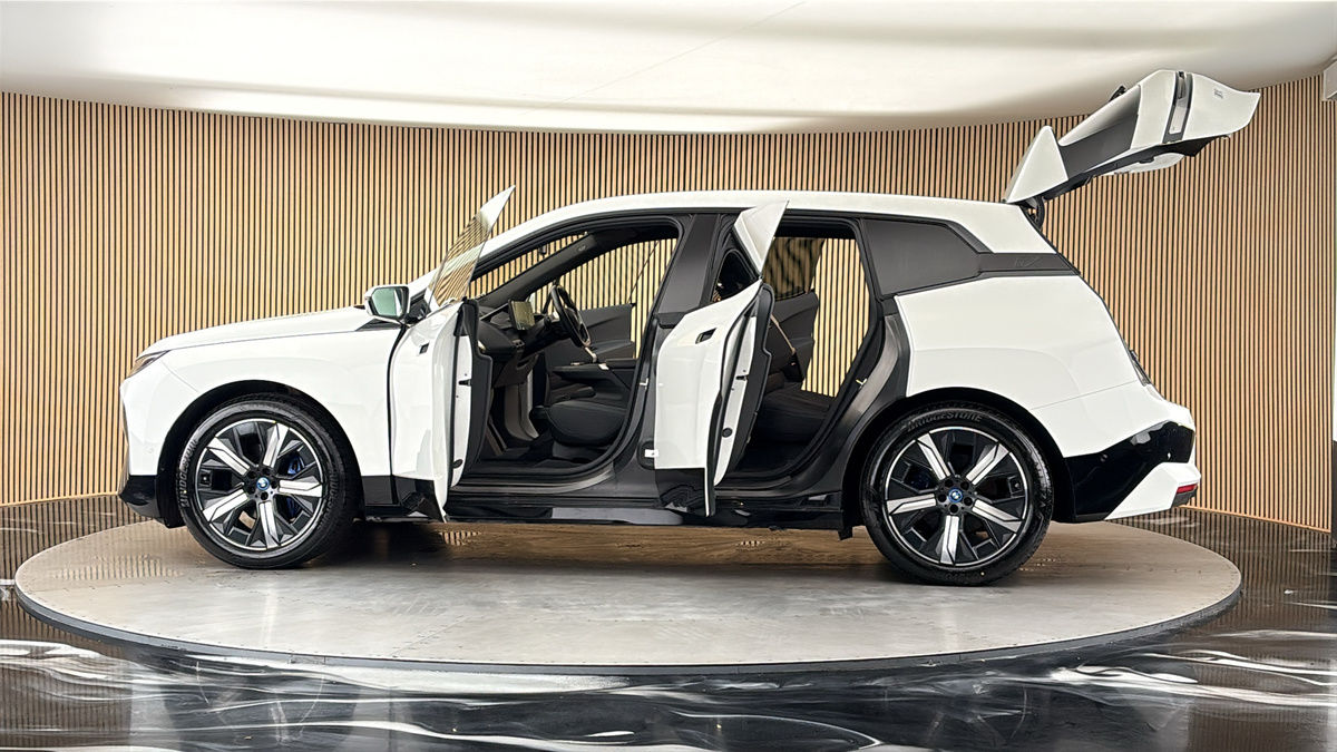 More views of BMW iX