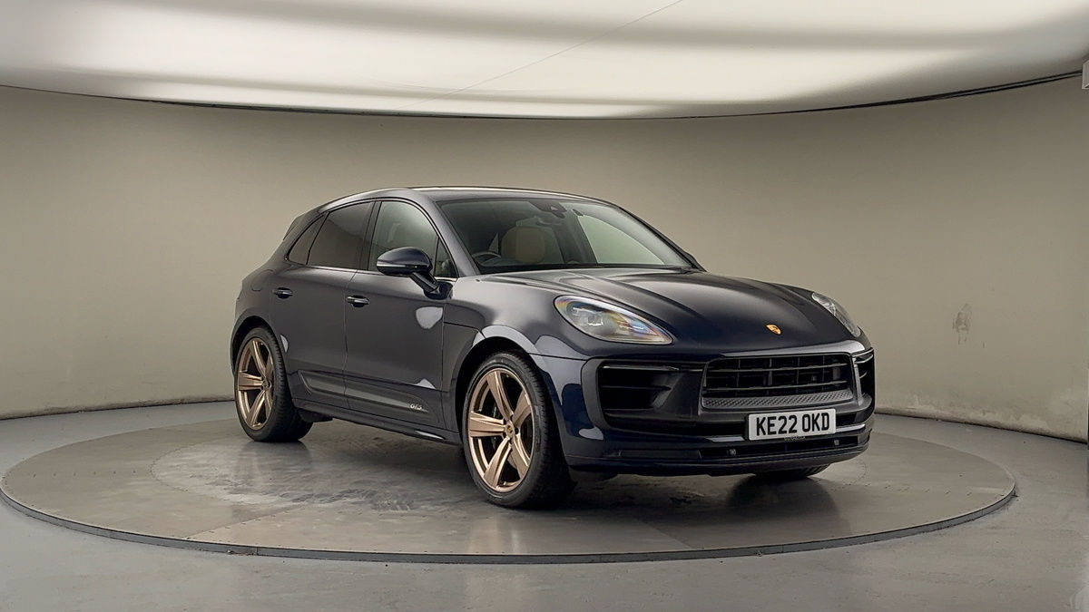 Porsche Macan Sticky Header Image