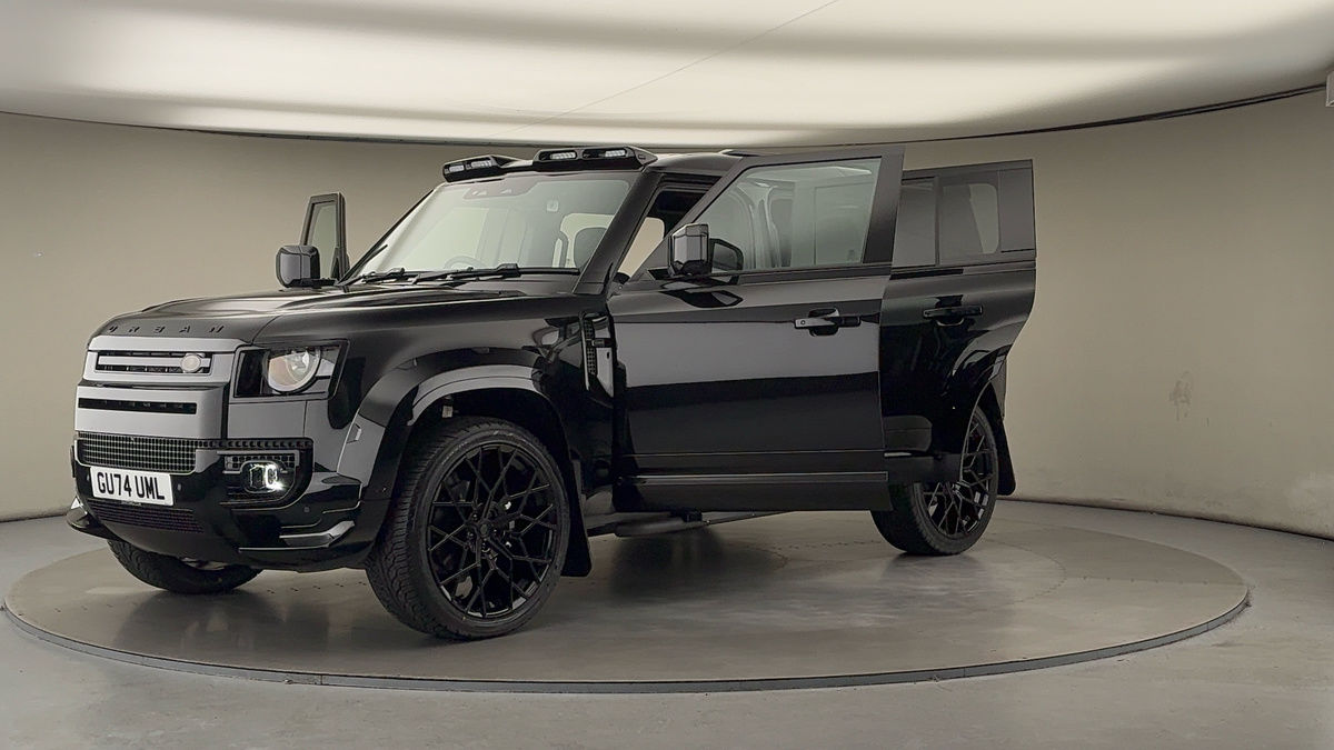 More views of Land Rover Defender 110