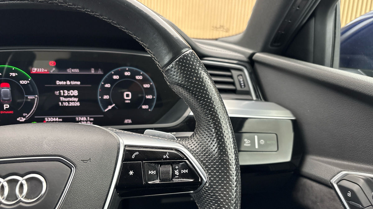 Audi e-tron Image 15