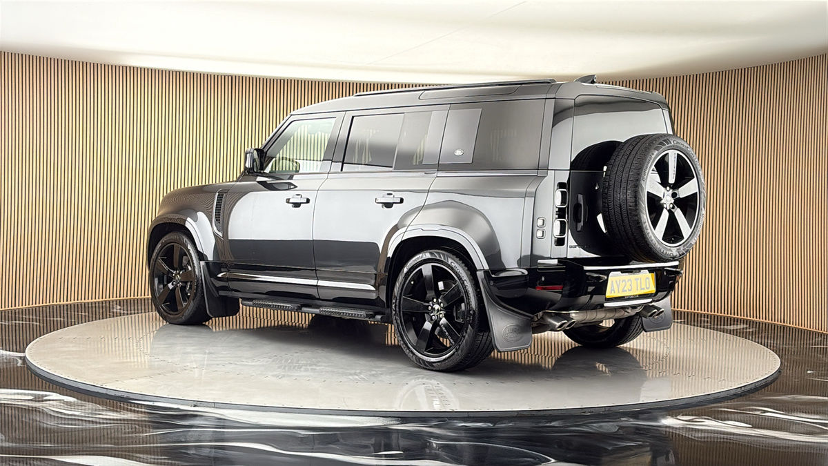 More views of Land Rover Defender 110