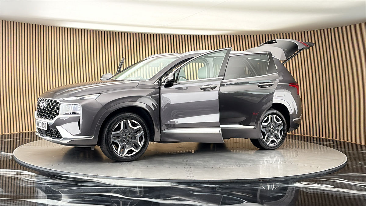 More views of Hyundai Santa Fe