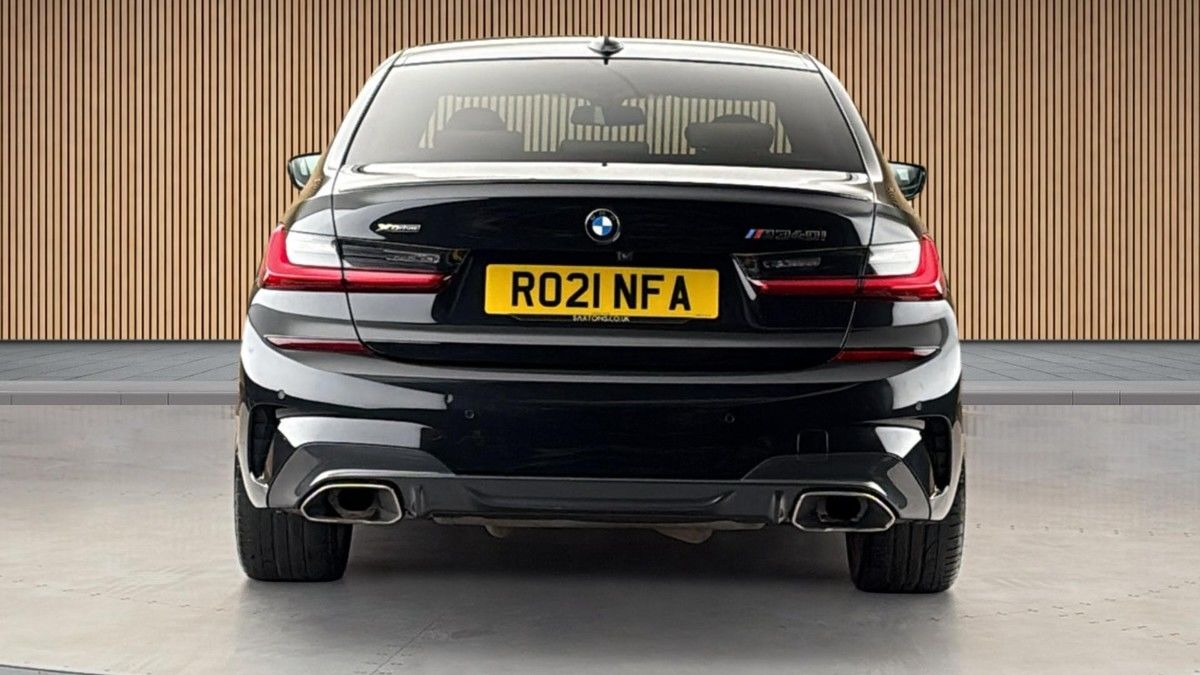 BMW 3 Series Image 4