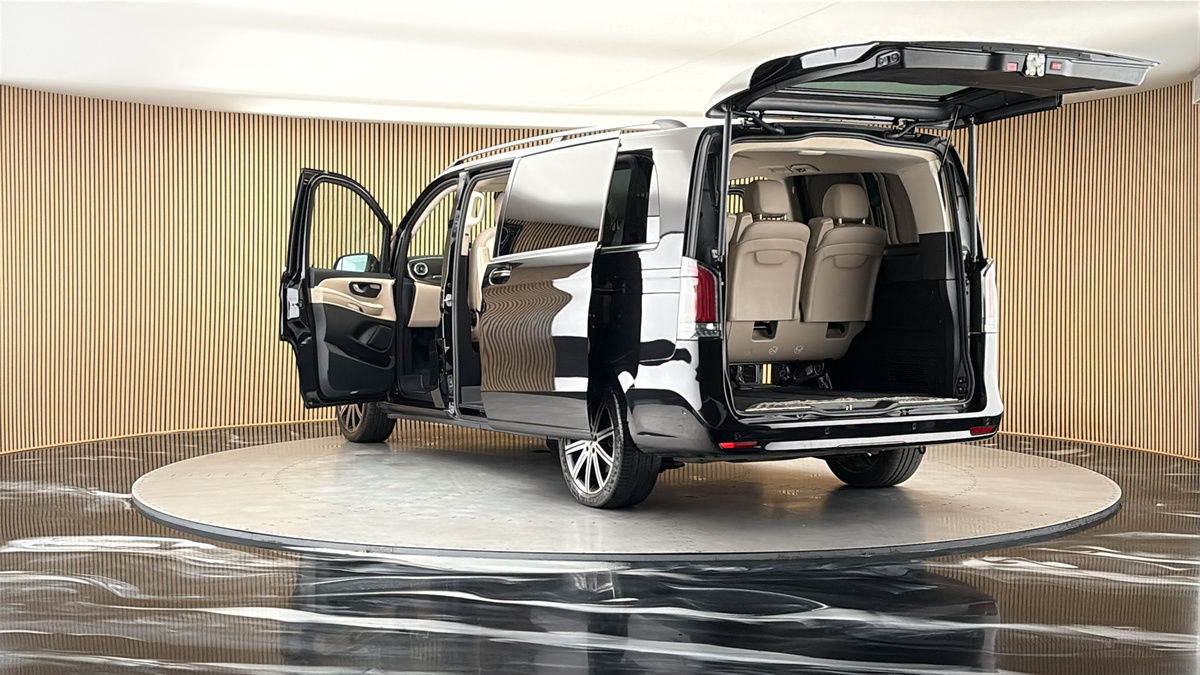 Mercedes-Benz V Class Image 23