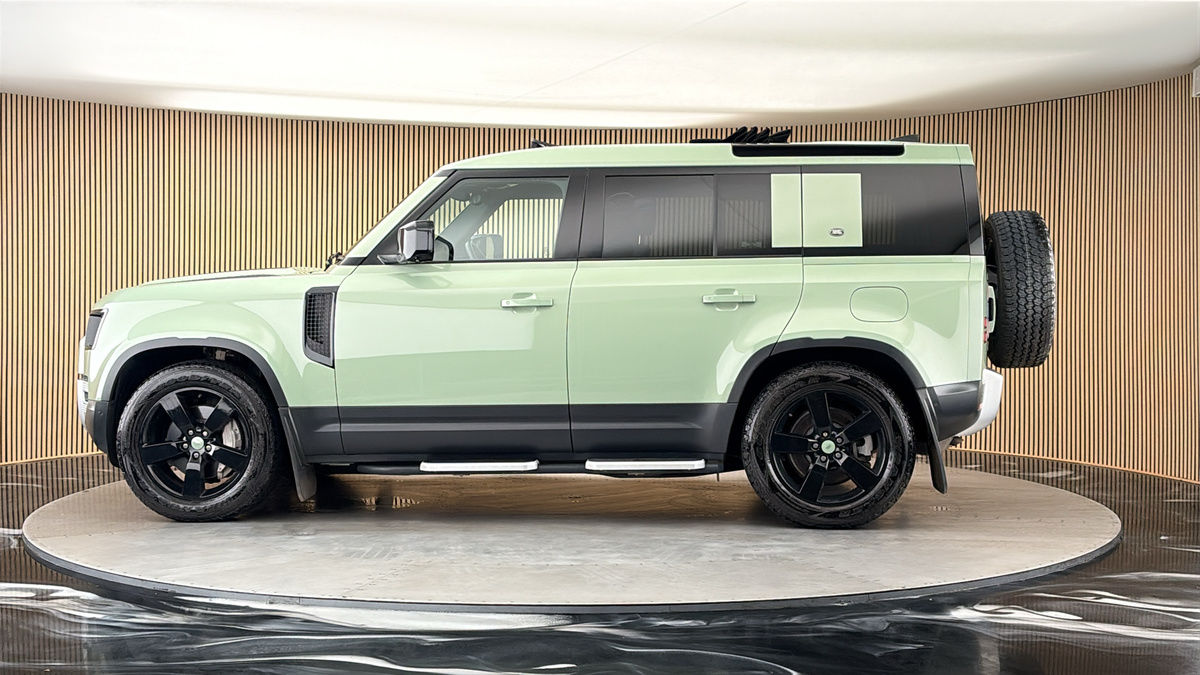 More views of Land Rover Defender 110