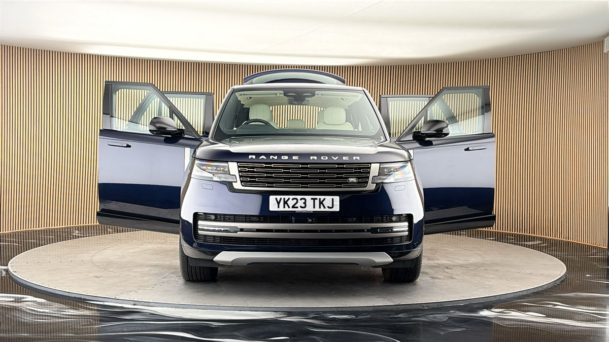 More views of Land Rover Range Rover