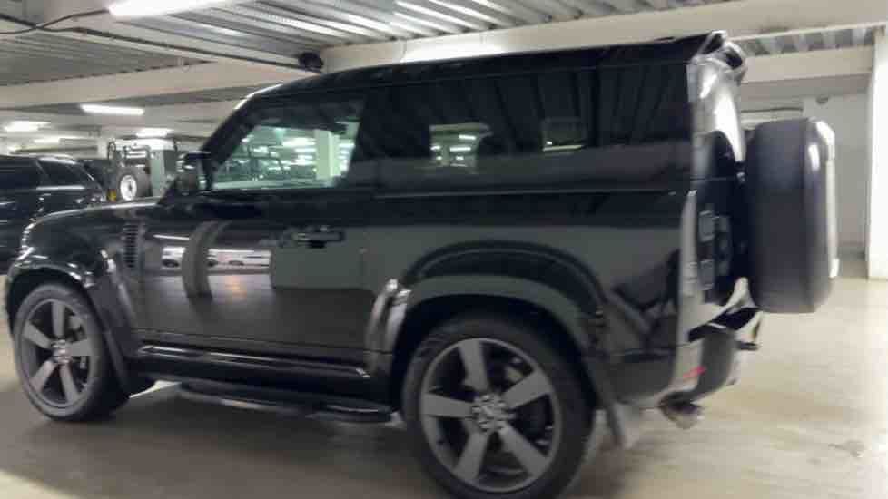 More views of Land Rover Defender 90