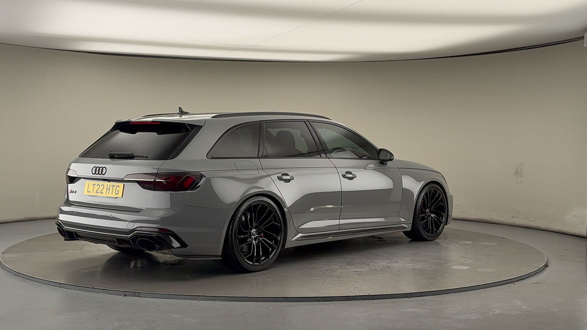 Audi RS4 Avant Image 21