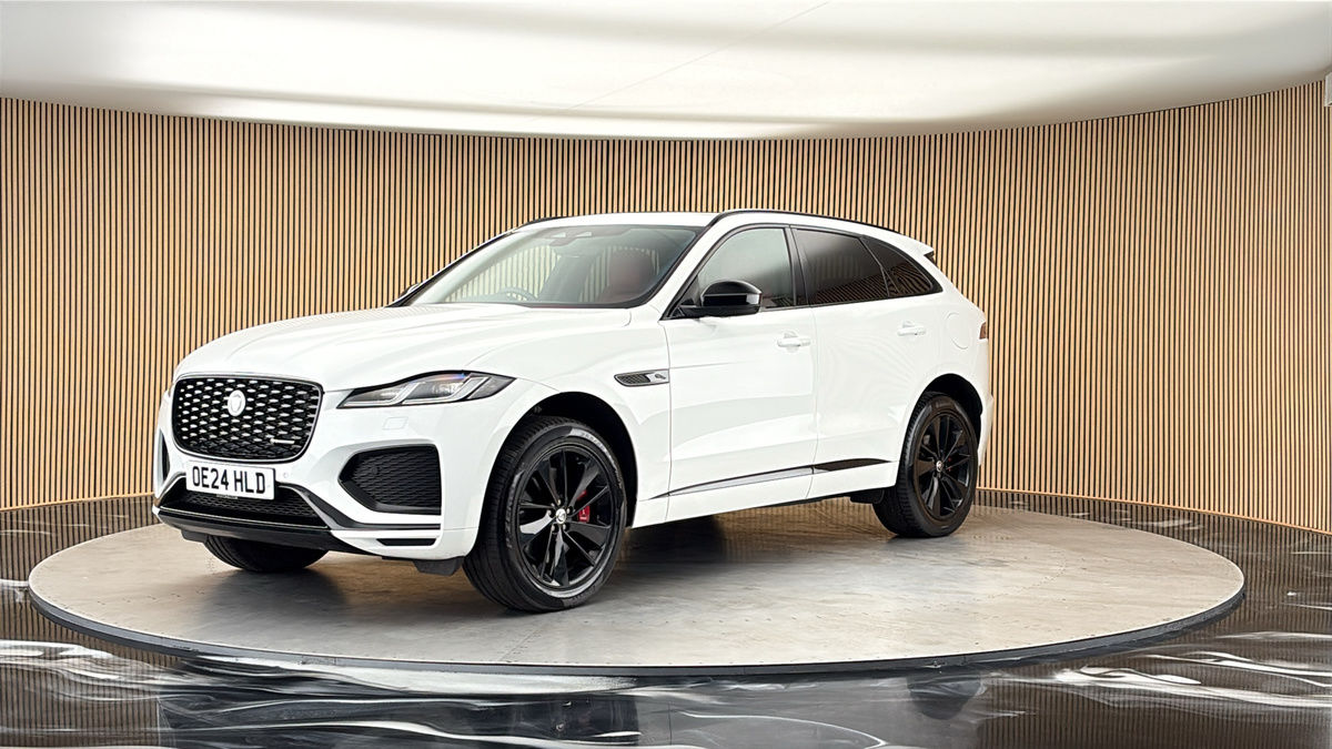 Jaguar F-PACE Image 20