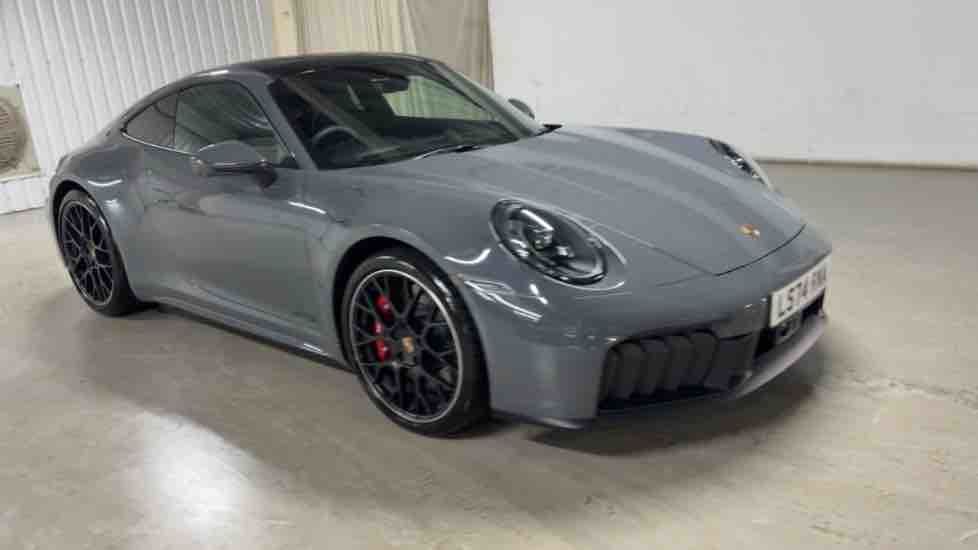 More views of Porsche 911
