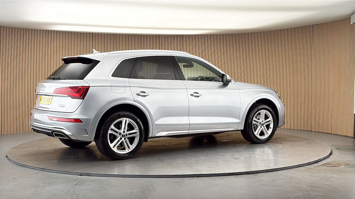 More views of Audi Q5